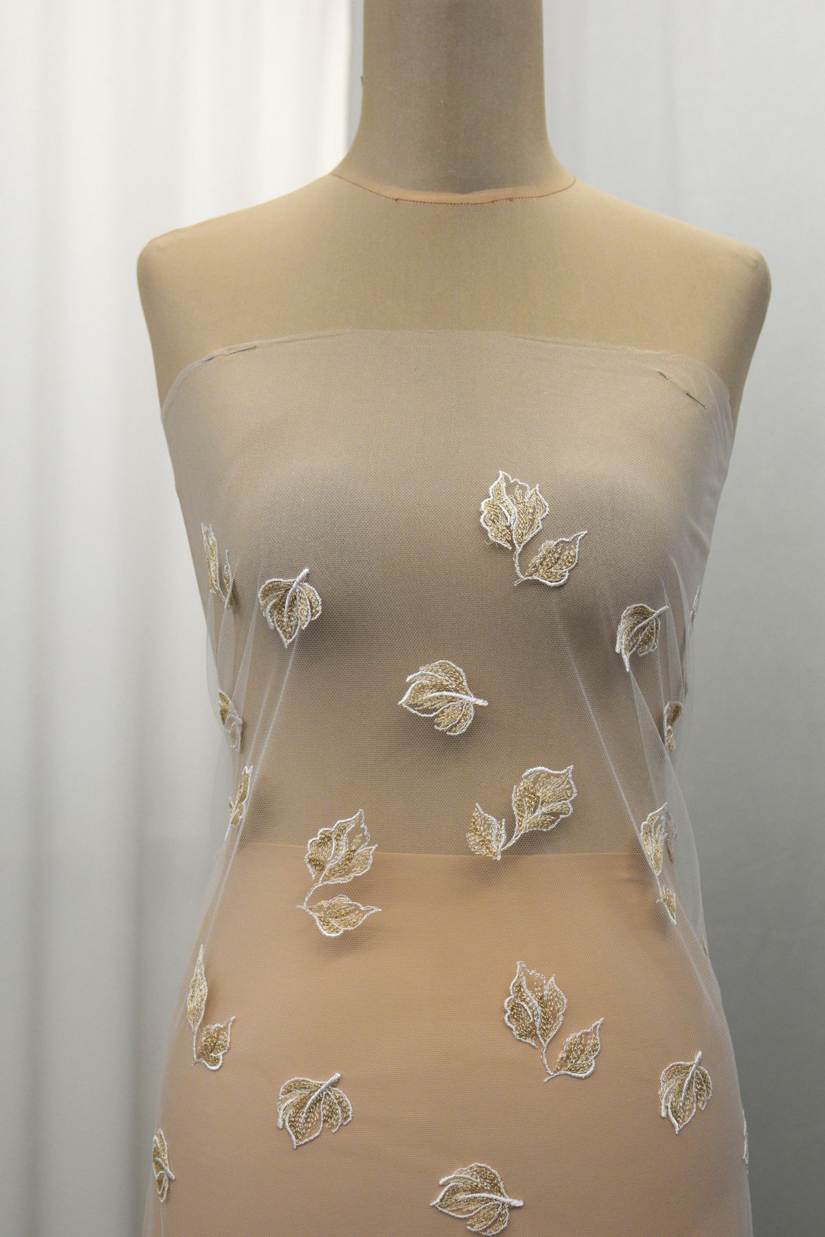 tulle mano seta con ricamo lurex cm 140 Art 0312G