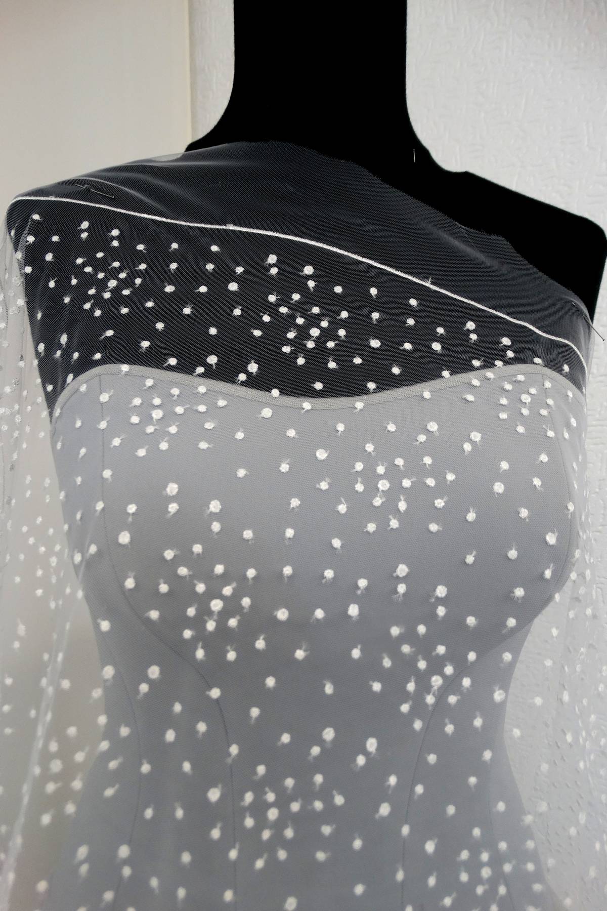 tulle mano seta ricamo pois stellato bianco seta (bianco e avorio) h cm 150 Art 0368