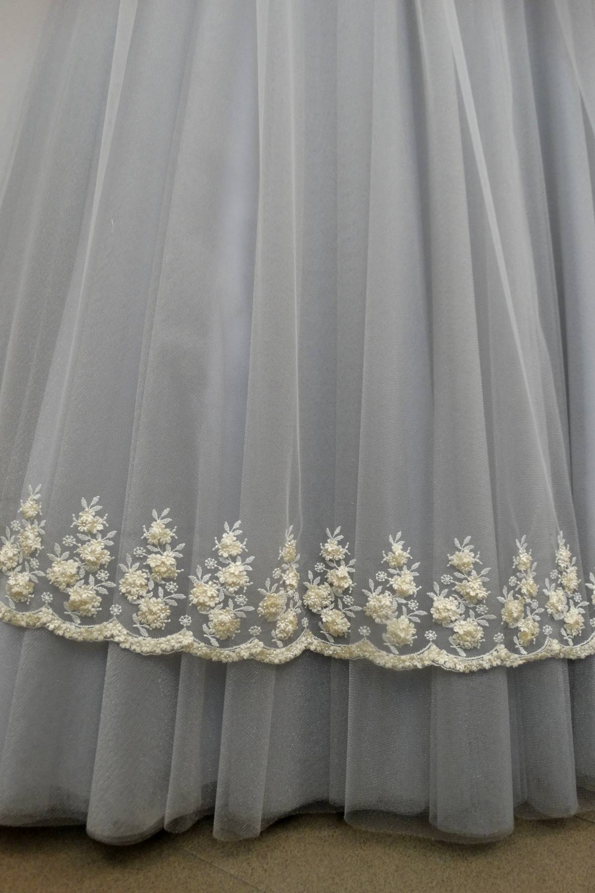tulle ricamato 3d con fiorellini i duchesse seta pura bianco seta cm 140 Art 0375BSX