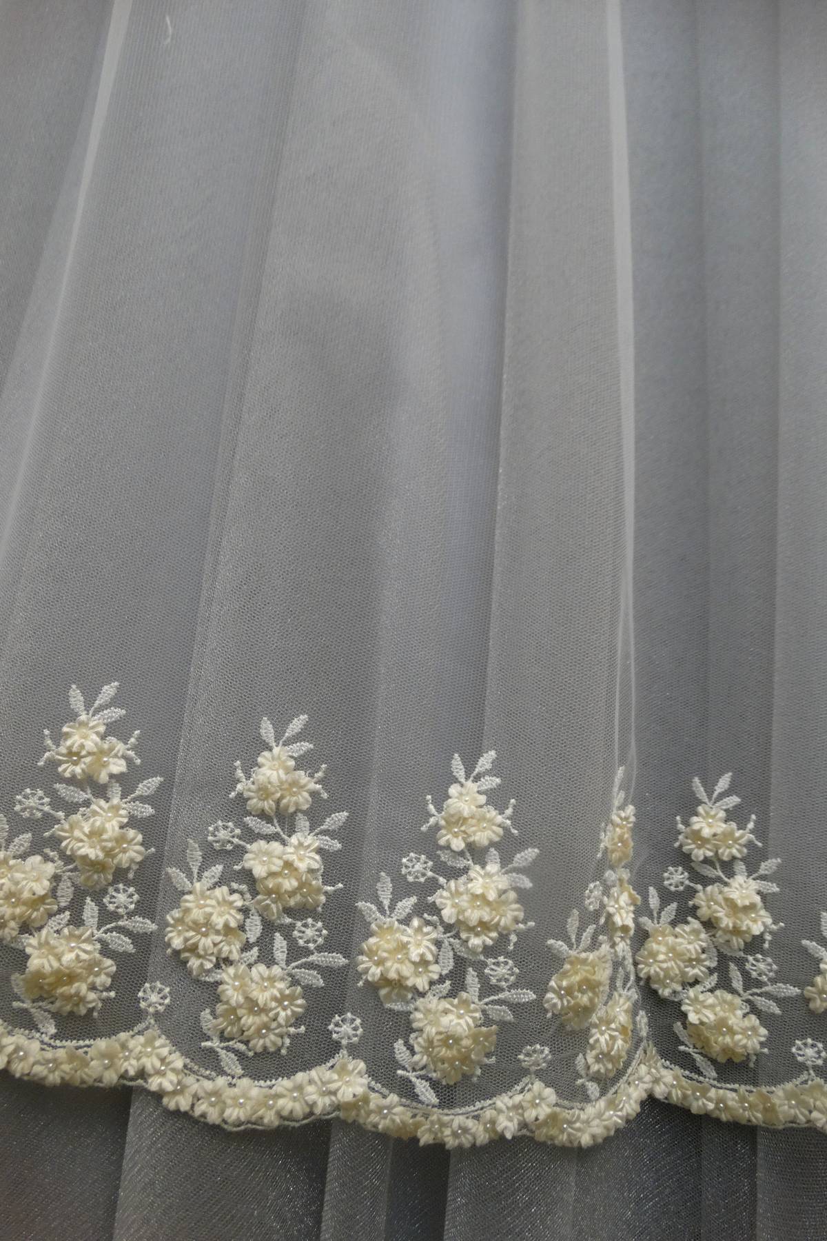 tulle ricamato 3d con fiorellini i duchesse seta pura bianco seta cm 140 Art 0375BSX