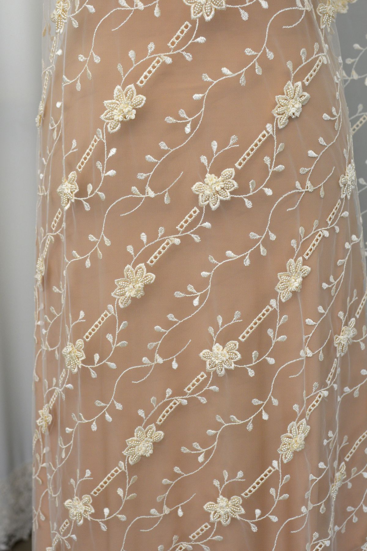 tulle ricamato con perle fiori in duchesse seta pura seta h cm 130 Art 1206LTUAVX