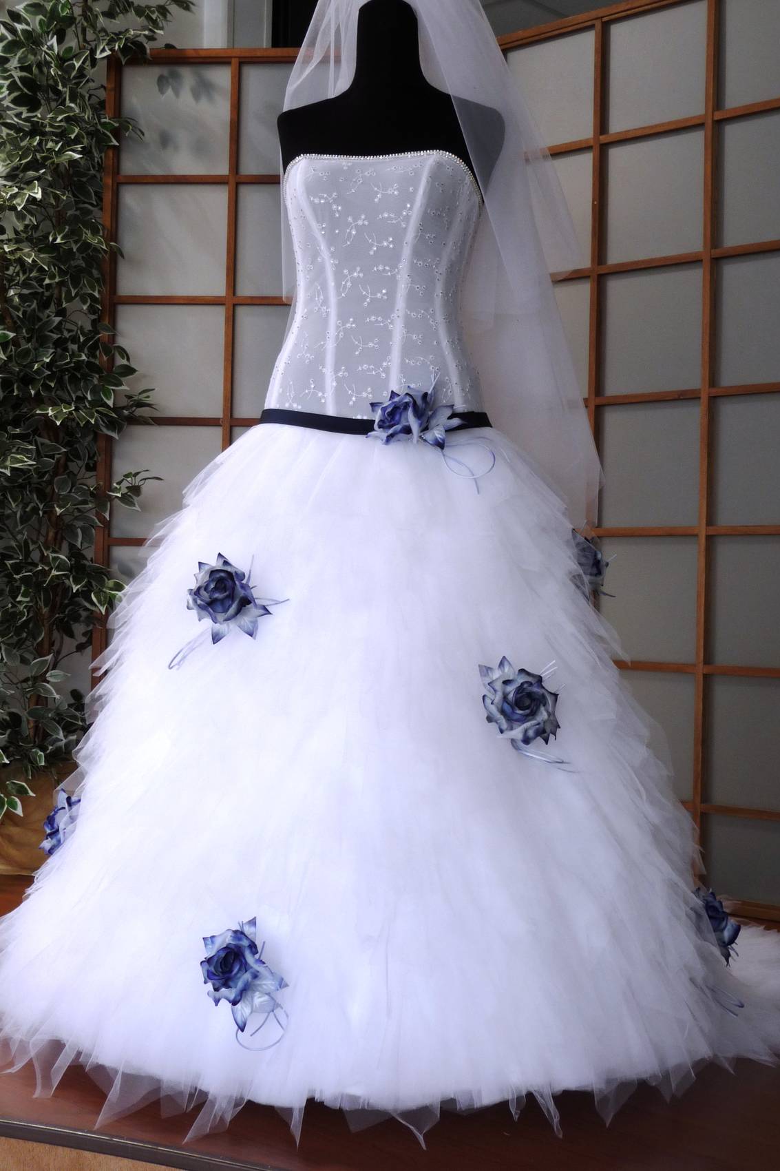 abito sposa in tulle swarovski (fiore 9902col10) Art H1489