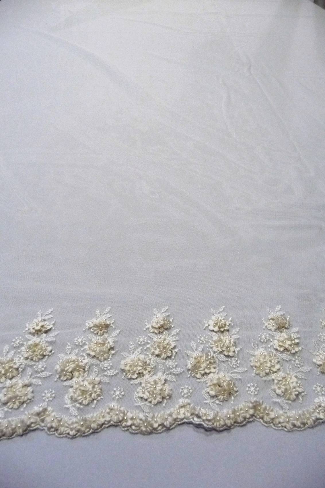fiorellino duchesse 100 seta (confezioni da 300 pezzi) prezzo per confezione Art F1AVORIO