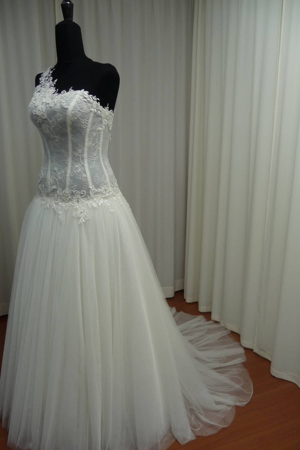 abito sposa in rebrode (br365) con tulle morbido seta (br0006s) applicazioni g1208 Art H1393