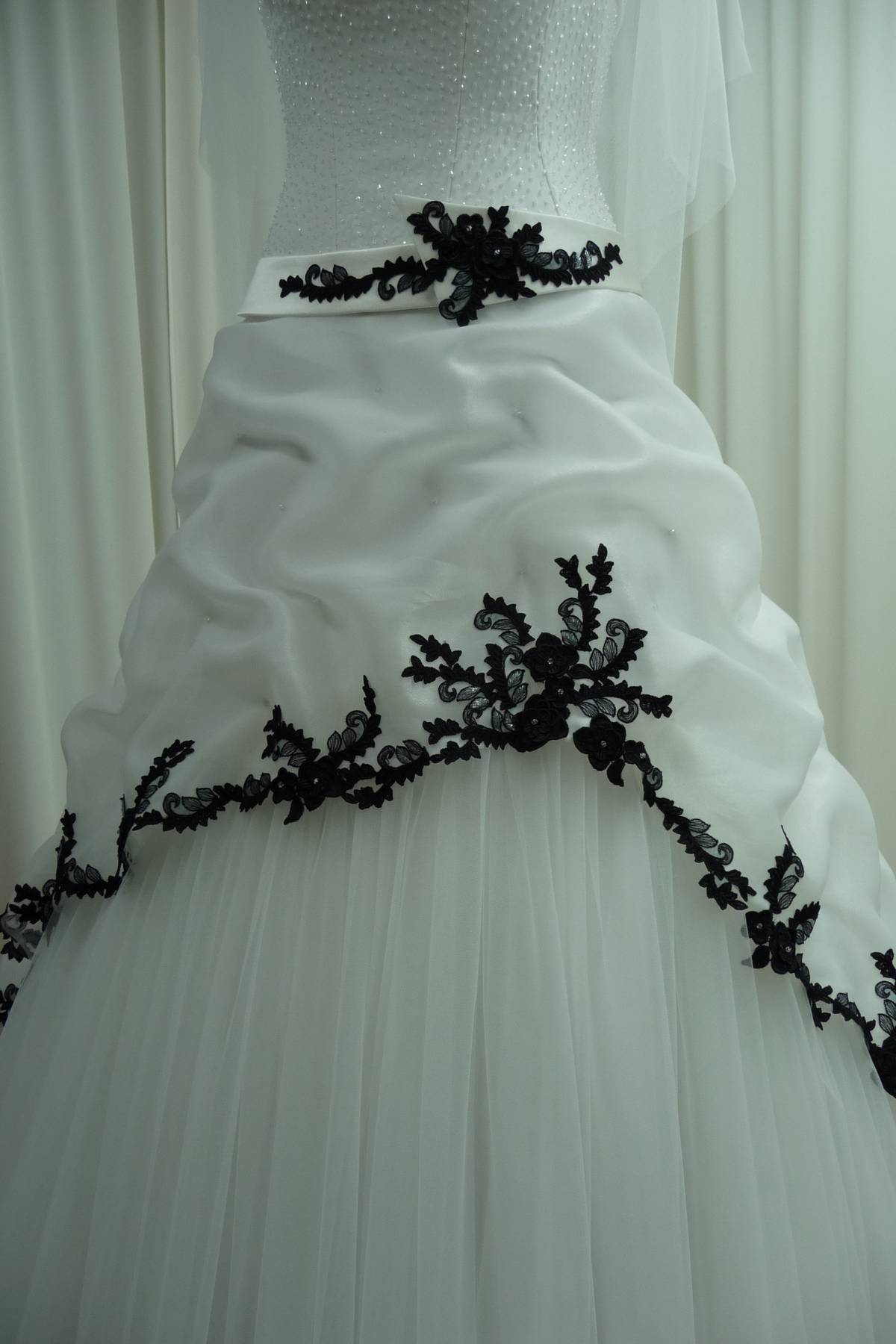 abito sposa swarovski con applicazioni in macrame nero (esclusivo) Art H1431
